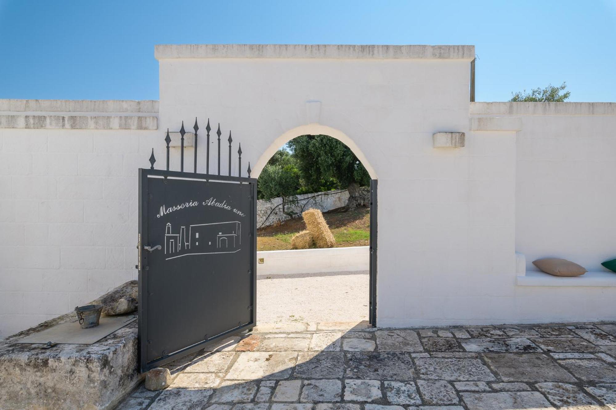 Masseria Abadia Uno Ostuni Eksteriør billede